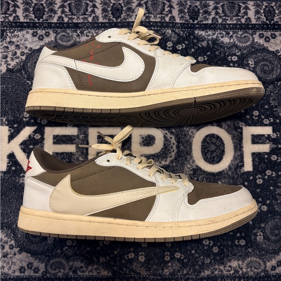 Travis Scott Reverse Mocha - Picture 2 of 5